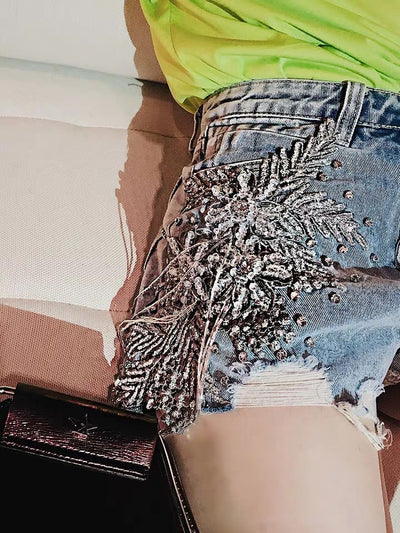Jeans Rotos con Flores de Diamantes - Image 11