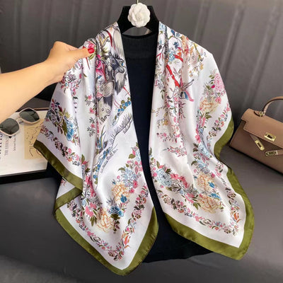 Pañuelo de Seda Estampado Exótico Multiusos