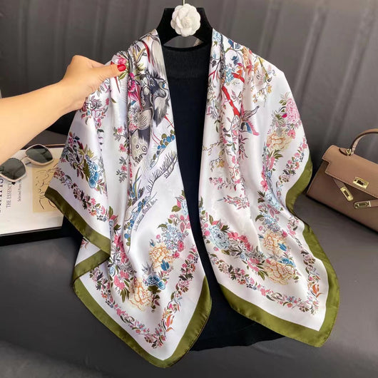 Pañuelo de Seda Estampado Exótico Multiusos