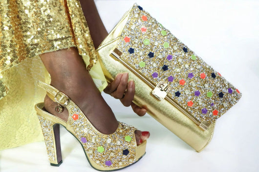 Tacones Dorados Peep Toe con Bolso de Fiesta - Image 4