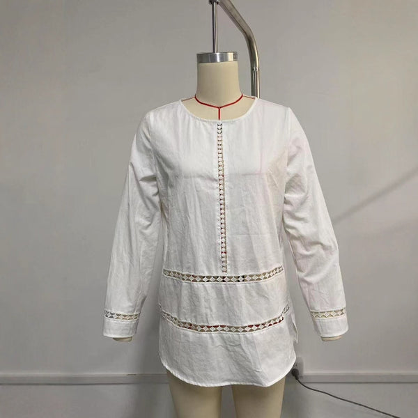 Blusa Semitransparente con Cuello Redondo y Detalles Calados