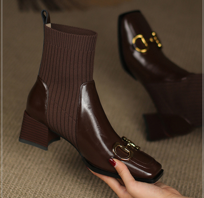 Botas Cortas Mujer Tacón Grueso Punta Cuadrada Diseño Moderno - Image 4