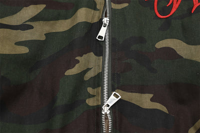 Abrigo Hoodie de Terciopelo con Bordado de Letras y Patrón Camuflaje - Image 8