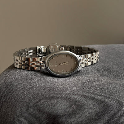 Reloj Elegante de Diseño Exclusivo con Esfera Pequeña y Detalles de Diamante - Image 11