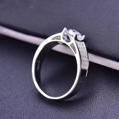 Anillo de Piedra Mosang con Cabeza de Toro y Bebé