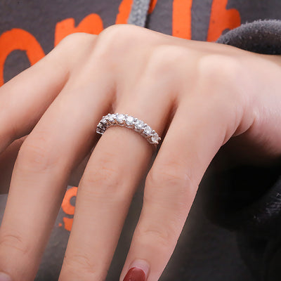 Anillo de Oro con Moissanita Rota - Diseño Único y Elegante - Image 2