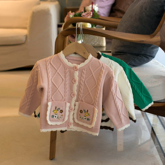 Cardigan Escolar Niña con Bolsillos y Cuello Redondo - Image 6