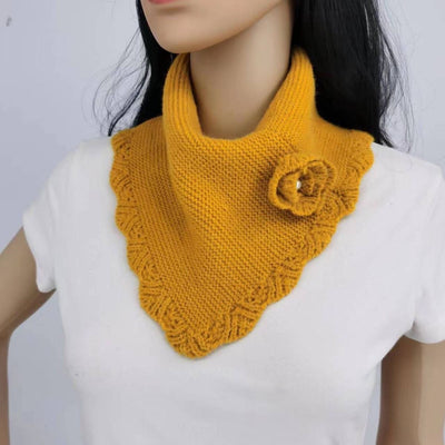 Bufanda Triangular Tejida con Flores - Diseño Onda Elegante - Image 10