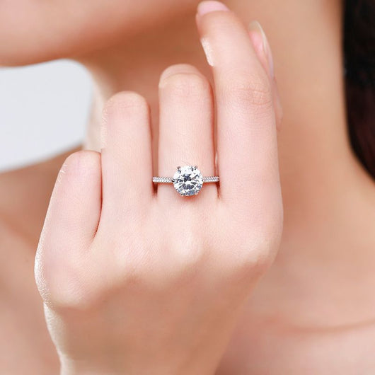 Anillo de Plata Esterlina para Mujer con Diamante Simulado Redondo 2g - Image 3
