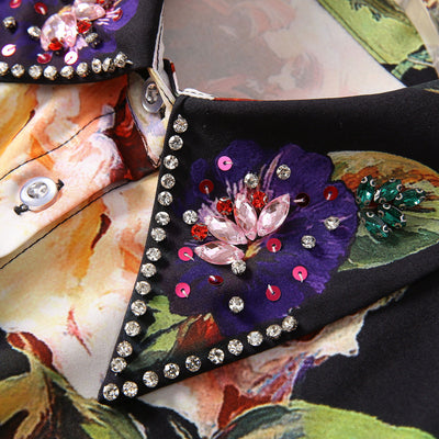 Traje Ejecutivo con Blusa de Manga Larga Incrustada en Diamantes y Falda Plisada - Image 4