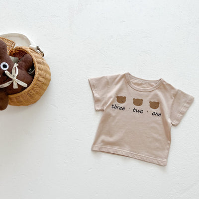 Conjunto de Enterizo Corto para Bebé con Babero Integrado - Image 7