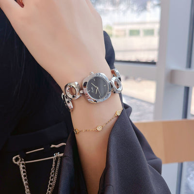 Reloj Pulsera Dorado Calado Moderno para Mujer - Image 7