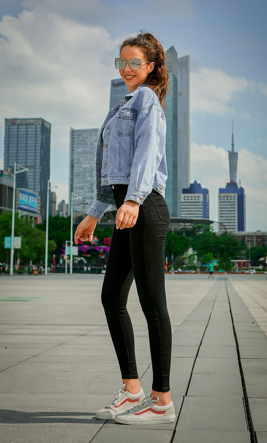 Chaqueta Denim Clásica de Manga Larga para Mujer - Image 6