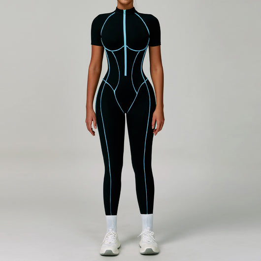 Jumpsuit Deportivo con Espalda Abierta y Detalles en Contraste - Image 5