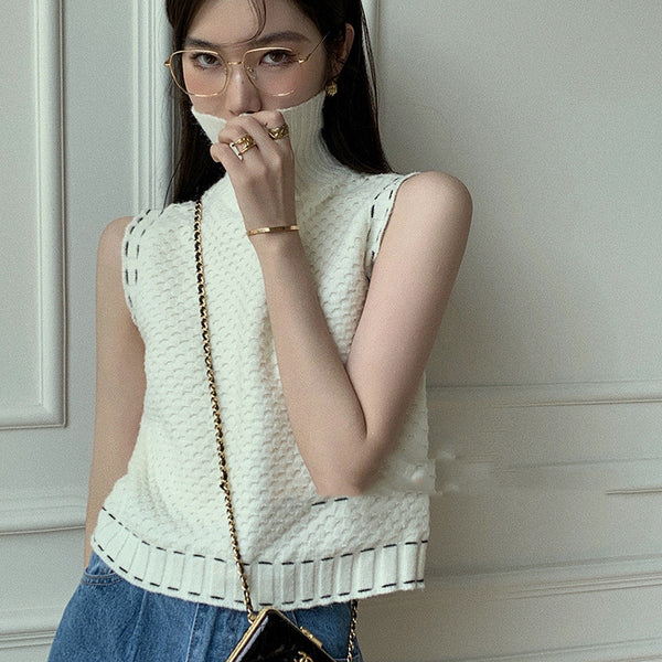 Suéter Cuello Alto Estilo Hepburn con Botones Dorados