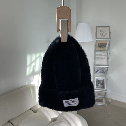 Gorro Tejido Estilo Letra Mink para Mujer - Image 3