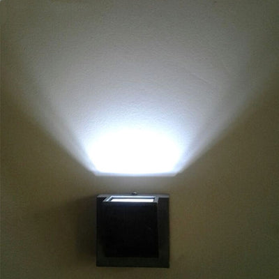 Lámpara de Pared Impermeable para Jardín y Fachada - Image 9