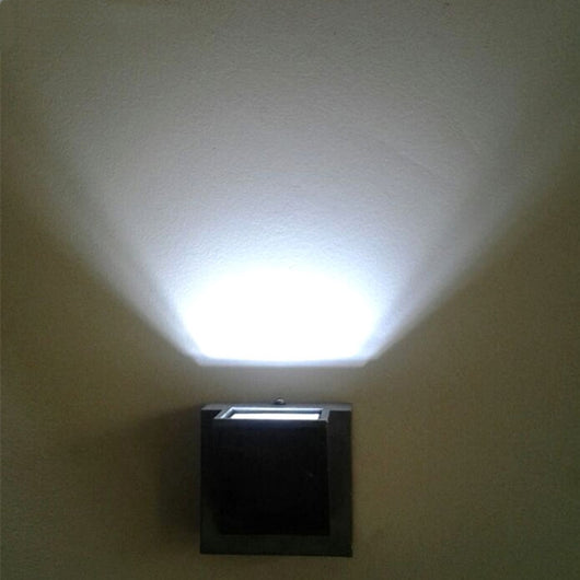 Lámpara de Pared Impermeable para Jardín y Fachada - Image 9
