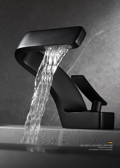 Grifo de Lujo Dorado con Cascada para Lavamanos - Agua Fría y Caliente - Image 24