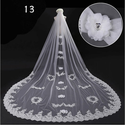 Vestido de Novia Lujo con Cola Larga y Velo de Hada Mágica - Image 18