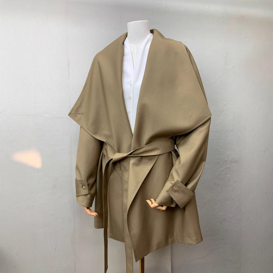 Gabardina Minimalista Negra con Solapa Ancha - Corte Relajado para el Día a Día