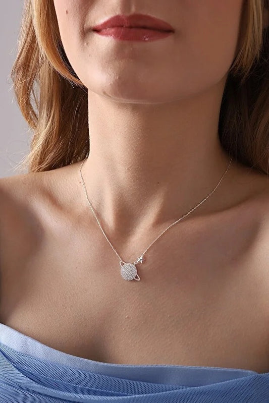 Collar de Plata 925 con Planeta Saturno y Piedra de Circón Blanco