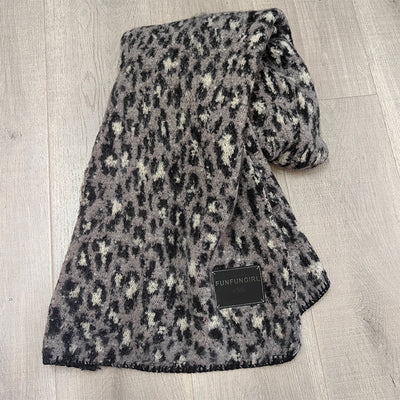 Pañuelo Triangular Estampado Leopardo - Abrigo Versátil para Primavera y Otoño - Image 6