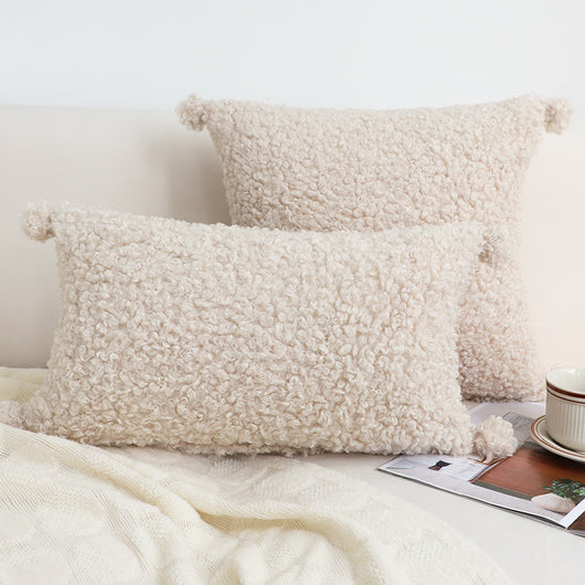 Almohada de Peluche con Bola Decorativa para Otoño e Invierno - Image 4
