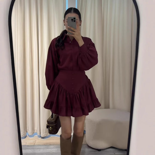 Conjunto Ejecutivo Falda Tableada con Blusa de Mangas Voluminosas