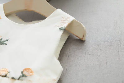 Vestido Infantil de Algodón con Bordado y Tirantes - Image 16