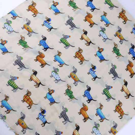 Pañoleta de Satén Estampada con Perro Salchicha - Image 7