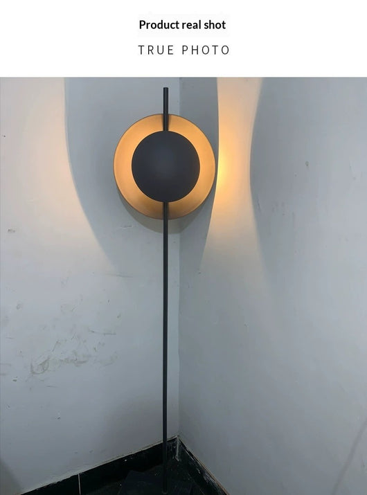 Lámpara de Piso Minimalista con Diseño Geométrico - Image 9