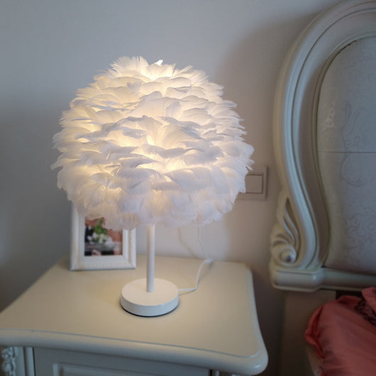 Lámpara de Mesa Artística con Pluma para Dormitorio - Image 32