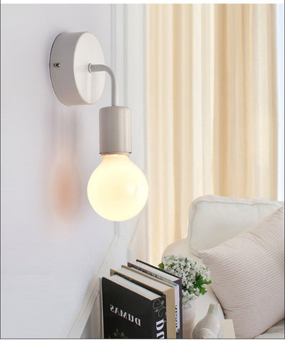 Lámpara de Pared Minimalista en Madera Maciza y Hierro para Dormitorio - Image 13