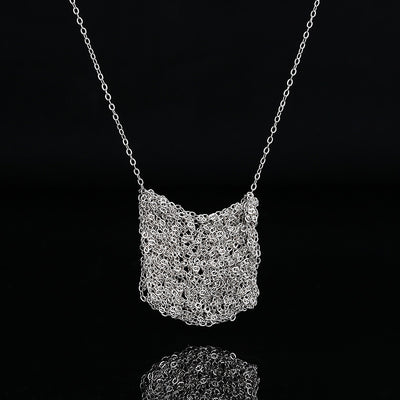 Collar de Plata Esterlina con Diseño de Bolsa de la Suerte para Mujer - Image 3