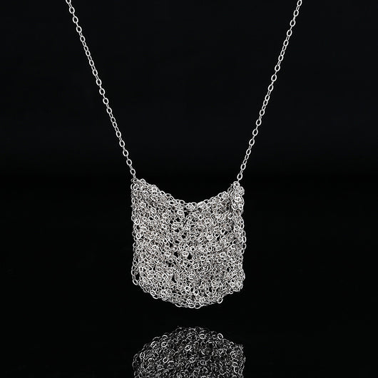 Collar de Plata Esterlina con Diseño de Bolsa de la Suerte para Mujer - Image 3