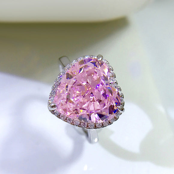Anillo de Corazón en Plata Esterlina con Diamante de Alto Carbono Corte Hielo