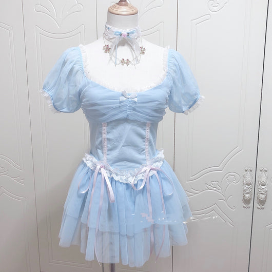 Vestido Corto con Falda Globo Cinturada
