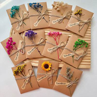 Tarjeta de Agradecimiento con Flores Secas y Cielo Estrellado - Image 3