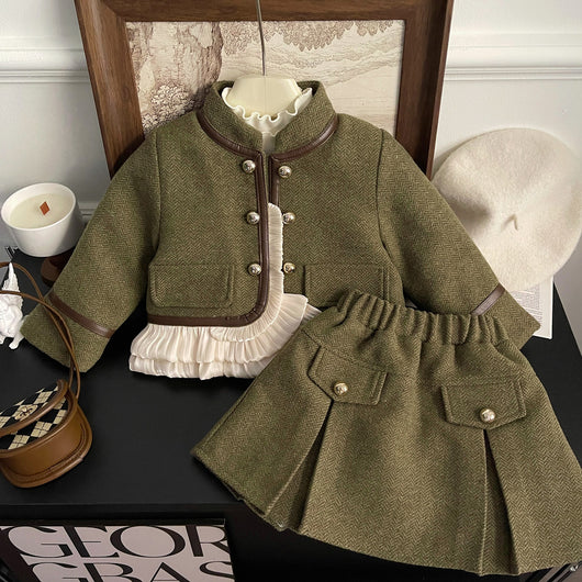 Conjunto Dos Piezas: Abrigo y Falda Plisada - Image 12