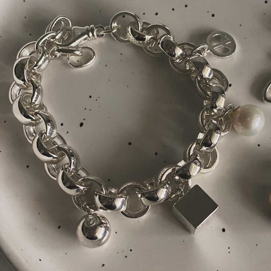 Pulsera de Plata Esterlina con Perla y Dados 8 Ball para Amantes Aventureros - Image 4