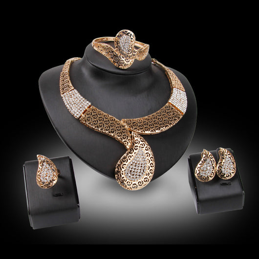 Juego de Accesorios para Vestir Chapado en Oro con Diamantes