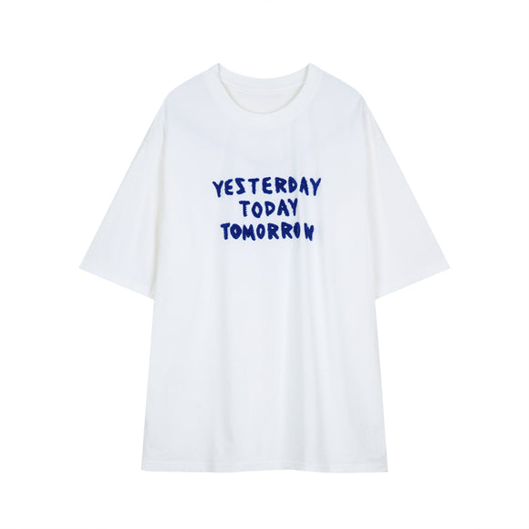 Playera Holgada Cuello Redondo Manga Corta con Bordado de Letras
