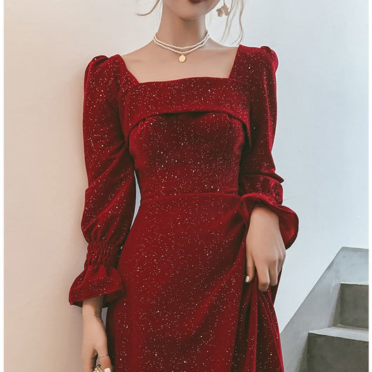 Conjunto Elegante Rojo Otoño para Eventos y Celebraciones - Image 3