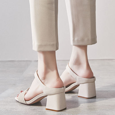 Sandalias de Tacón Grueso en Cuero - Cómodas y Versátiles - Image 9