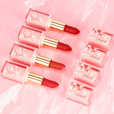 Labial Mate Terciopelado con Efecto Blanqueador e Hidratante