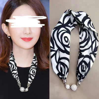 Pañuelo de Seda con Broche Magnético y Collar de Perlas para Mujer - Image 10