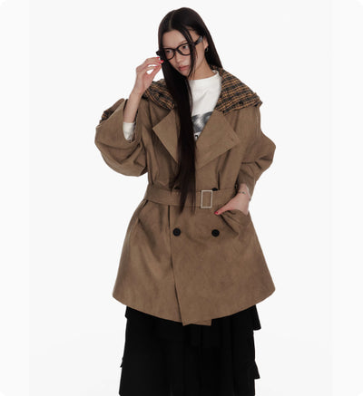Chaqueta Cortavientos con Capucha y Parches para Mujer - Image 4