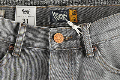 Jeans Gris Cemento Desgastado Estilo Retro para Hombre - Image 3