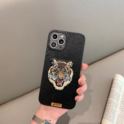 Funda para Teléfono de Cuero con Cabeza de Tigre Bordada - Image 11